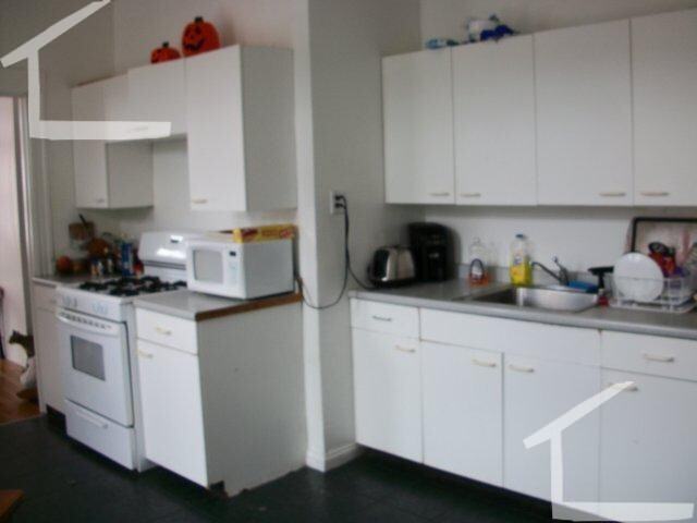 Beacon St #2 - Photo 3 of 9