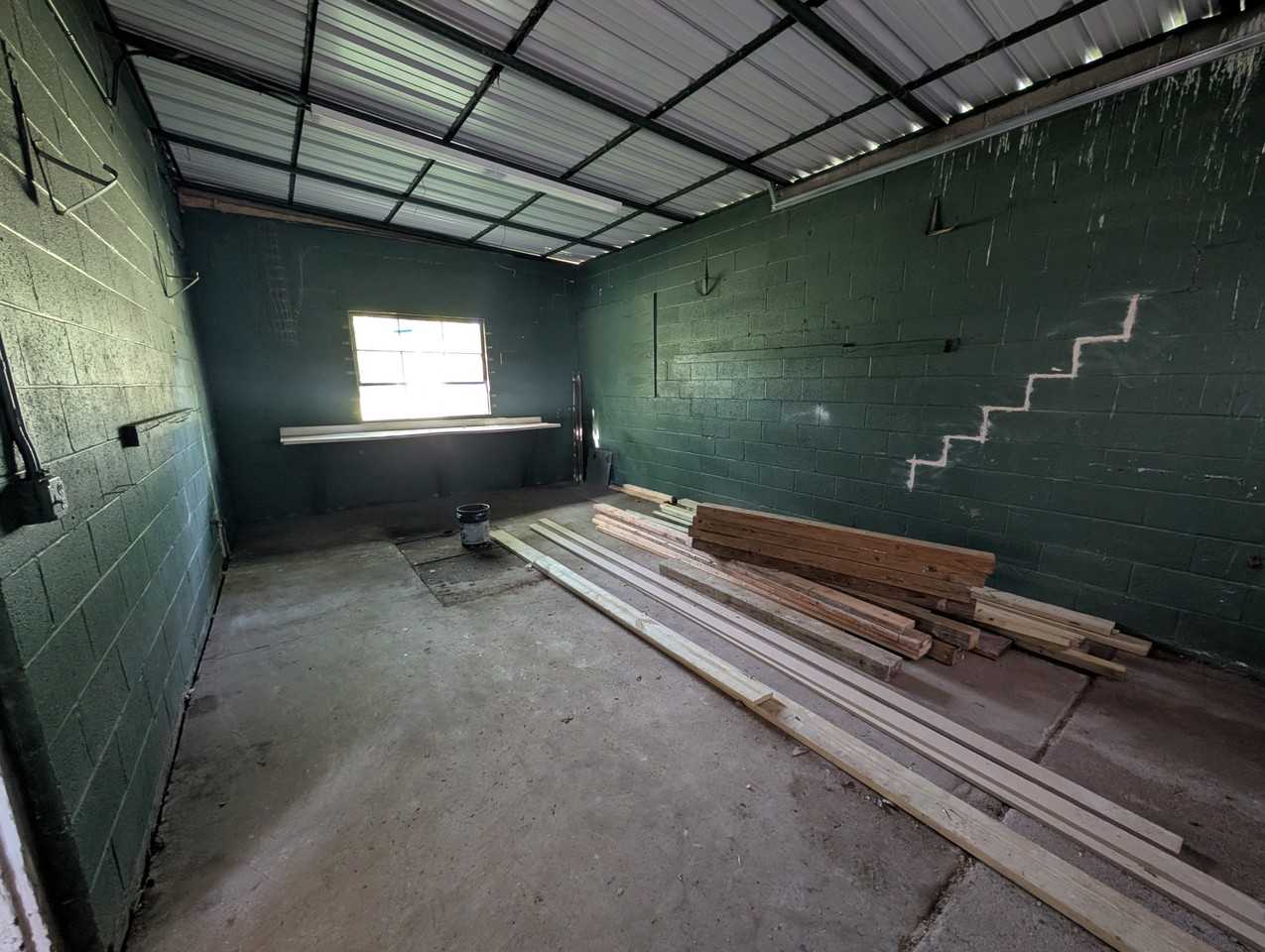 430 E Brockett St #1 - Photo 4 of 18