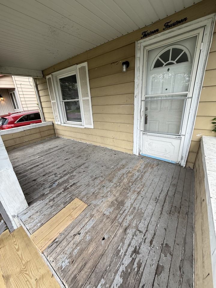 1561 Massachusetts Ave #1 - Photo 3 of 22