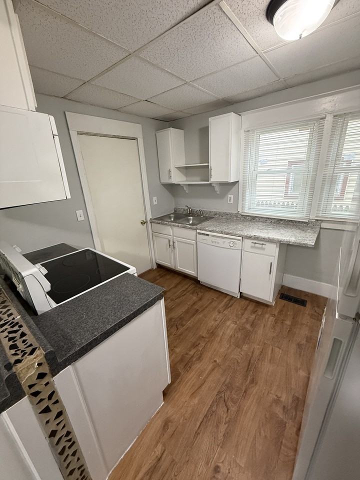 1561 Massachusetts Ave #1 - Photo 4 of 22