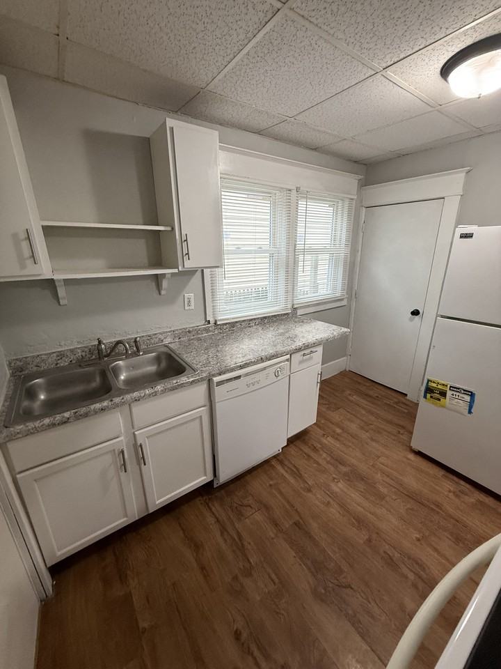 1561 Massachusetts Ave #1 - Photo 5 of 22