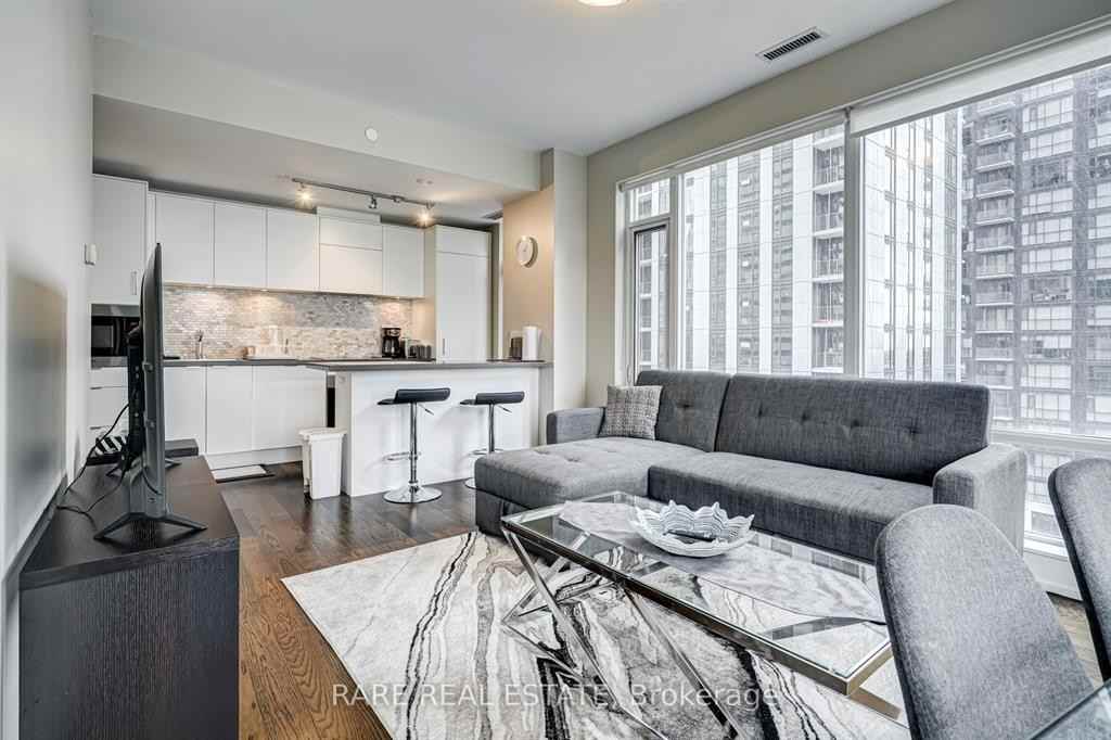 21 Widmer Street #1902 - Photo 5 of 19