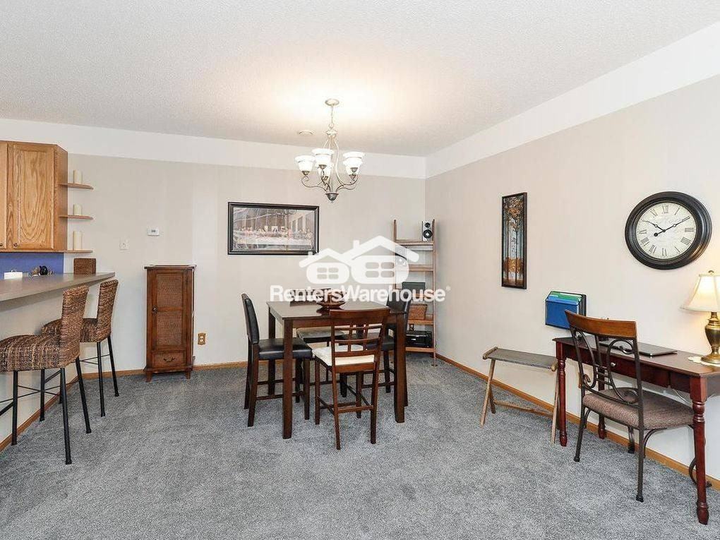 9585 Queensland Ln N - Photo 3 of 11
