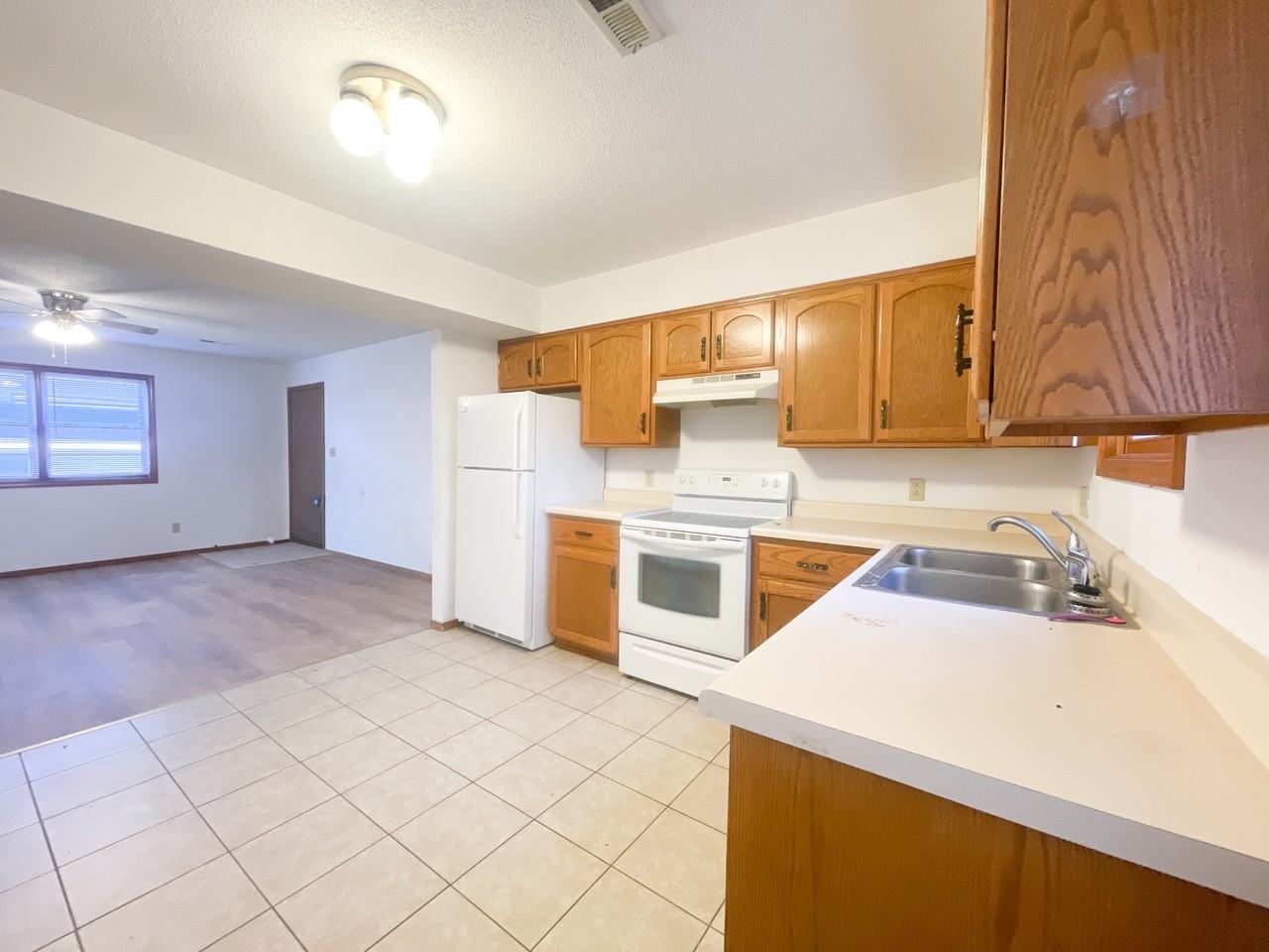 1589 Belair Dr #7 - Photo 4 of 9