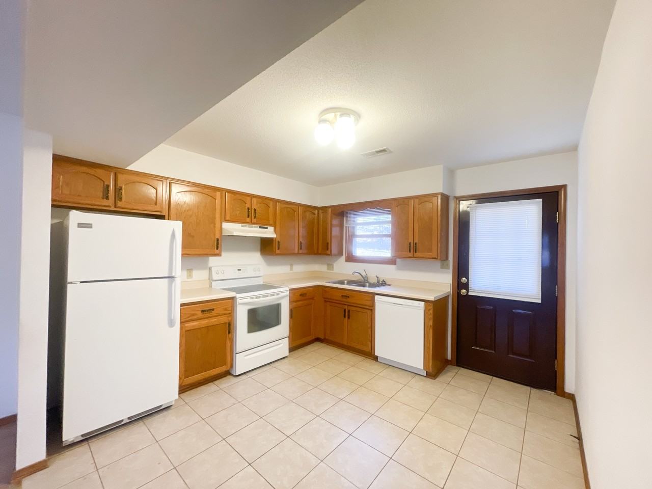 1589 Belair Dr #7 - Photo 5 of 9