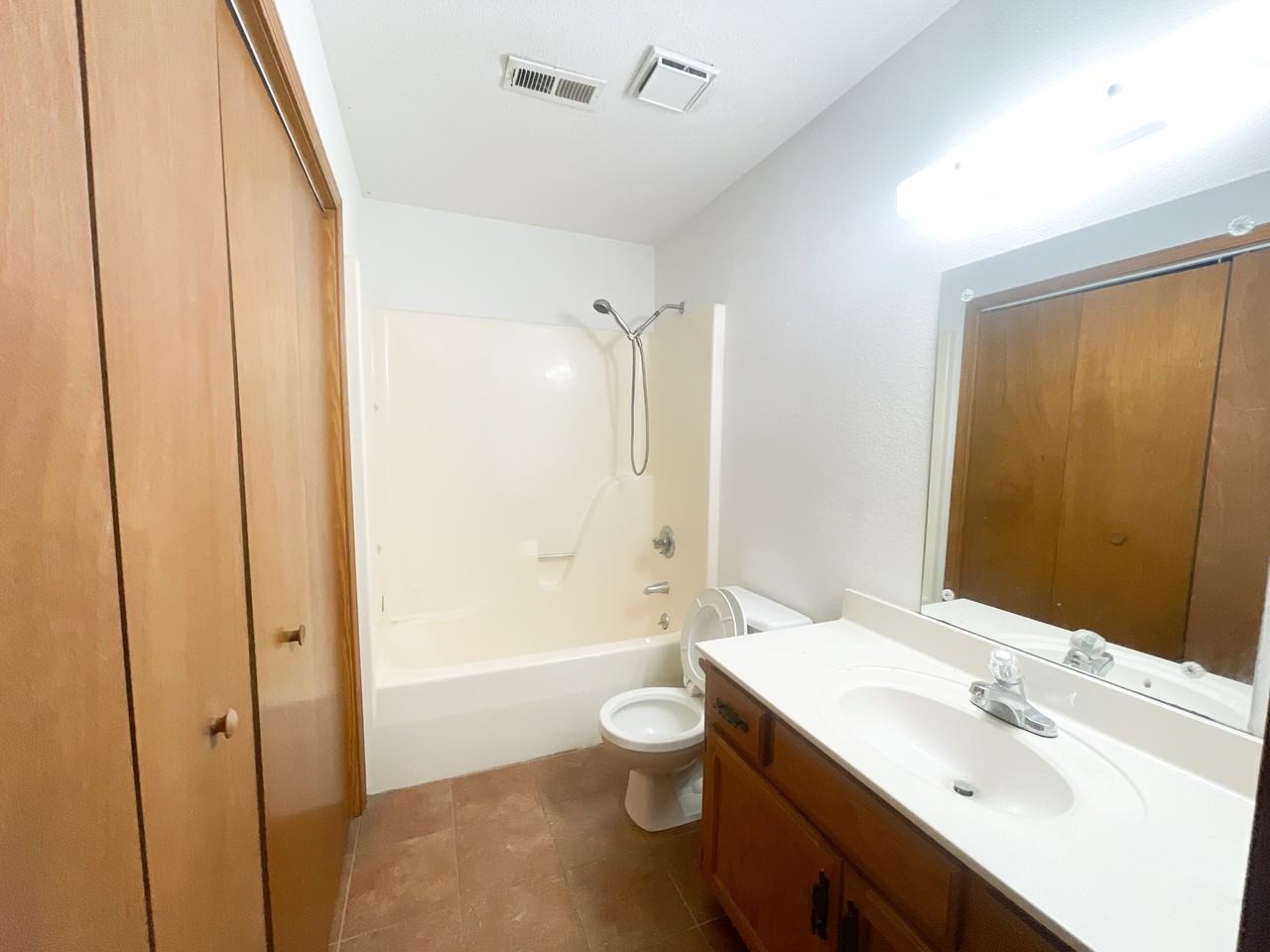 1589 Belair Dr #7 - Photo 6 of 9