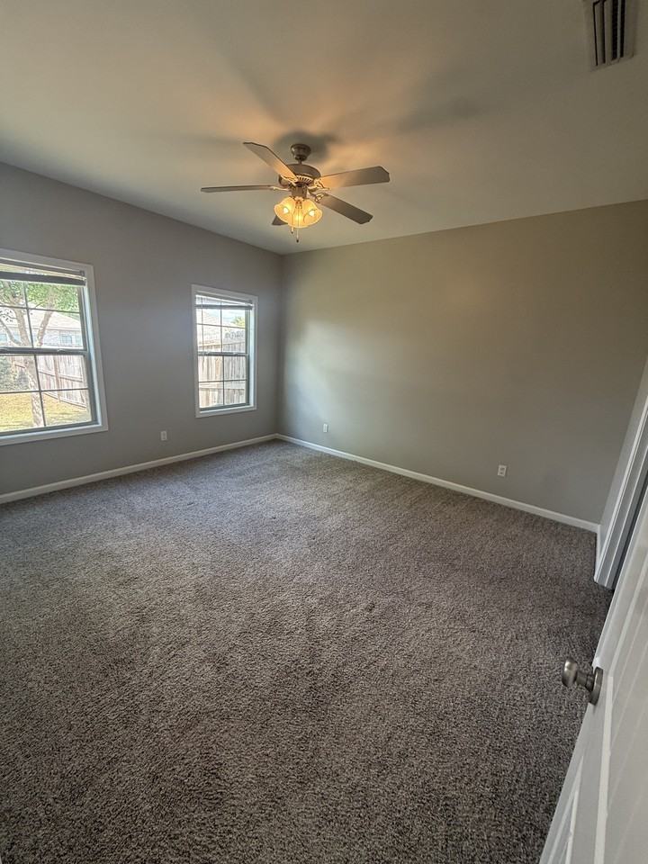 124 Heyward Dr #1 - Photo 4 of 22