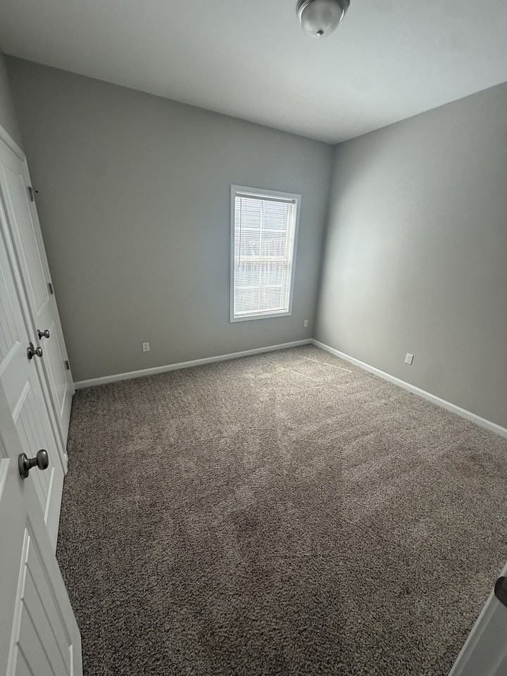 124 Heyward Dr #1 - Photo 5 of 22