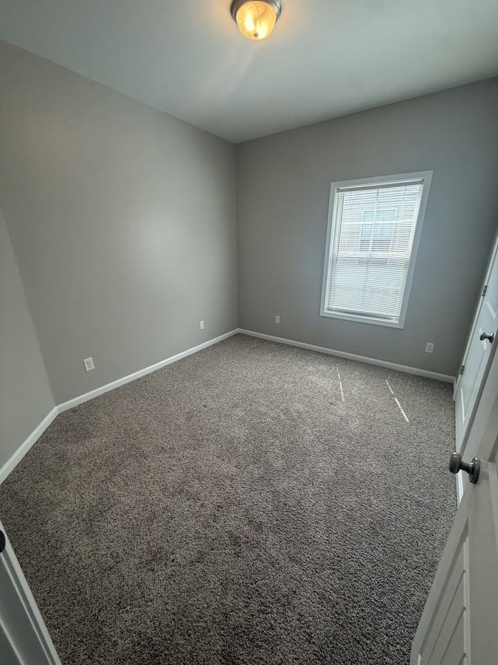 124 Heyward Dr #1 - Photo 6 of 22