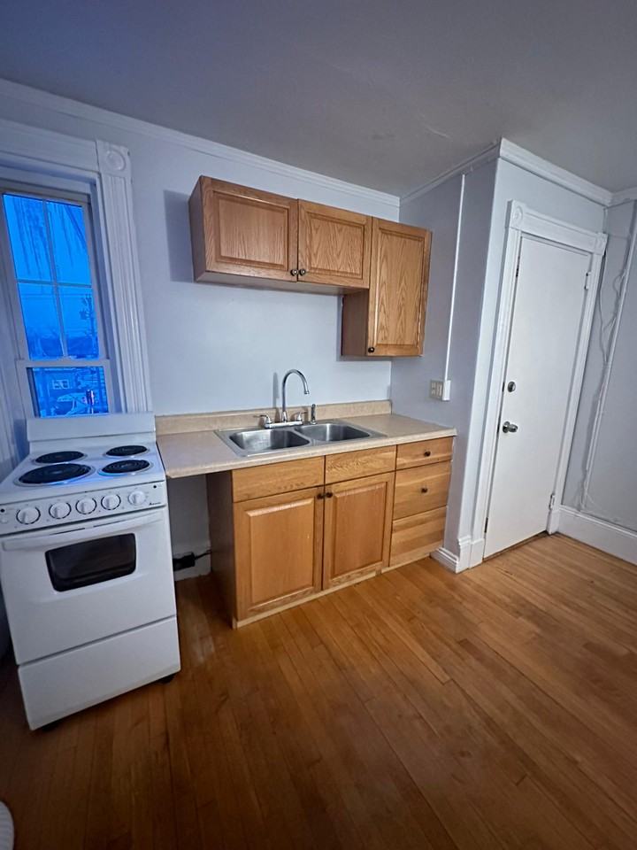 646 Main Rd N #2B - Photo 2 of 12