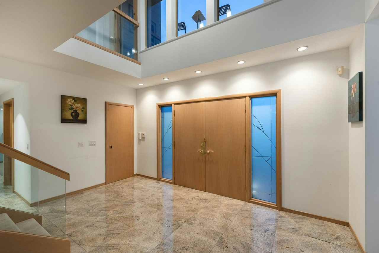 Woodley Dr - Photo 5 of 18