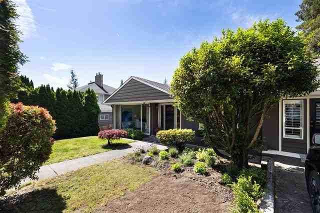 935 Melbourne Avenue - Photo 3 of 24