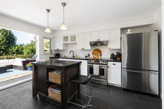 935 Melbourne Avenue - Photo 7 of 24