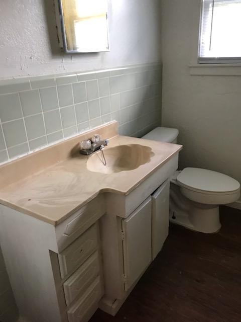 677 E Caston St #1 - Photo 4 of 9