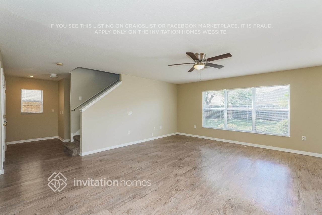 6769 Waterton Dr - Photo 4 of 17