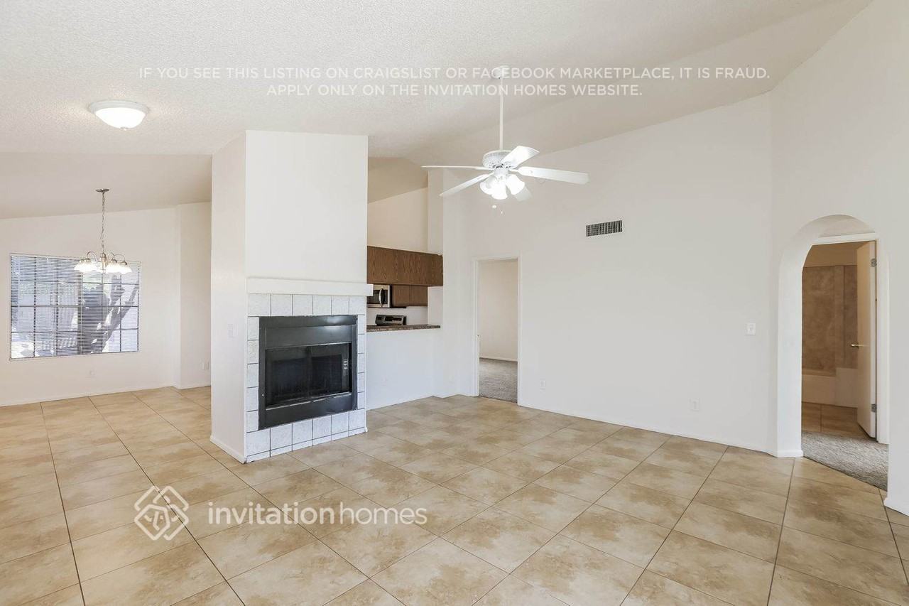 8917 W Indianola Ave - Photo 4 of 16