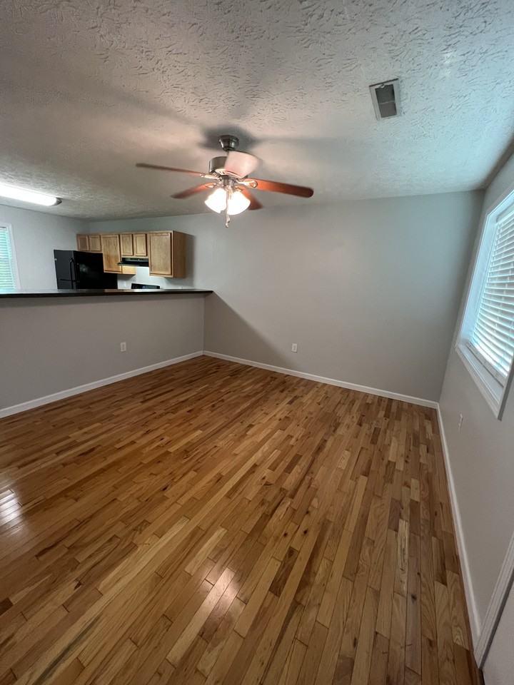 1139 E Main St #B - Photo 3 of 10