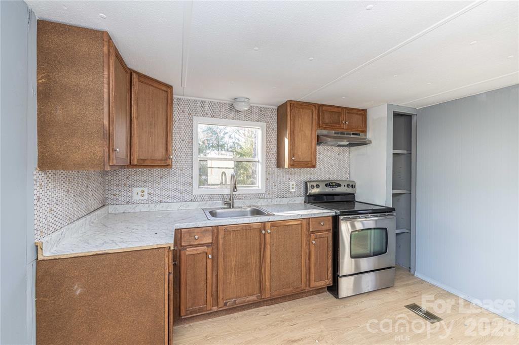 126 Poe Dr #1 - Photo 4 of 26