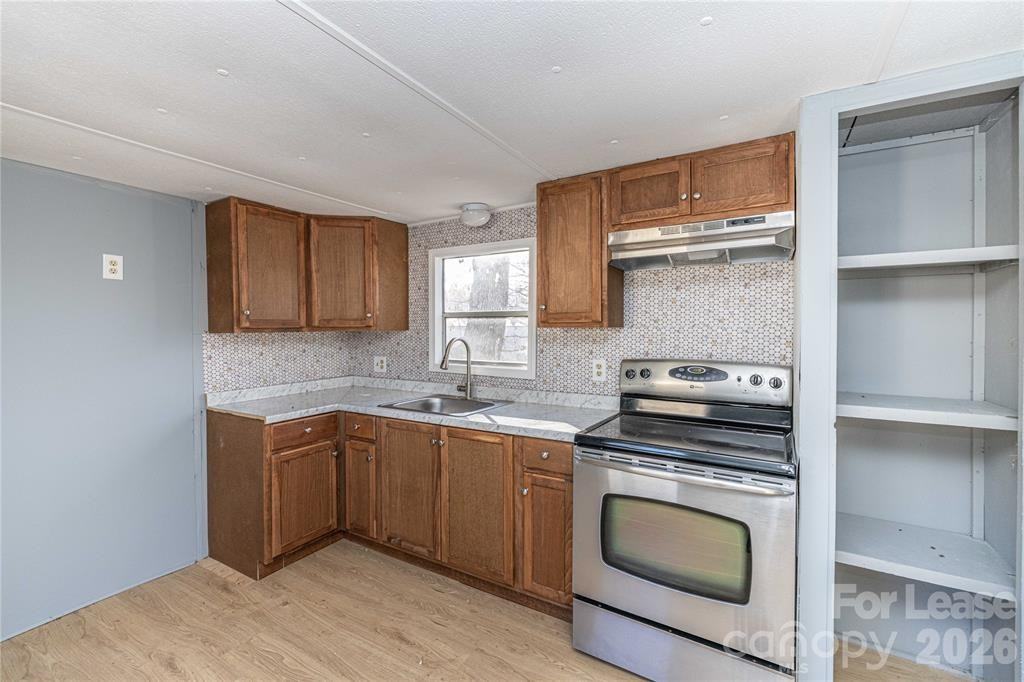126 Poe Dr #1 - Photo 5 of 26