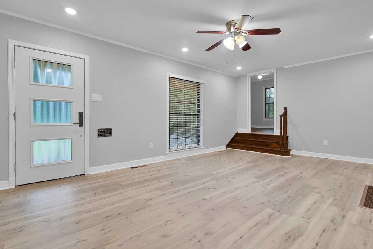 39 W Parnell St #1 - Photo 4 of 17