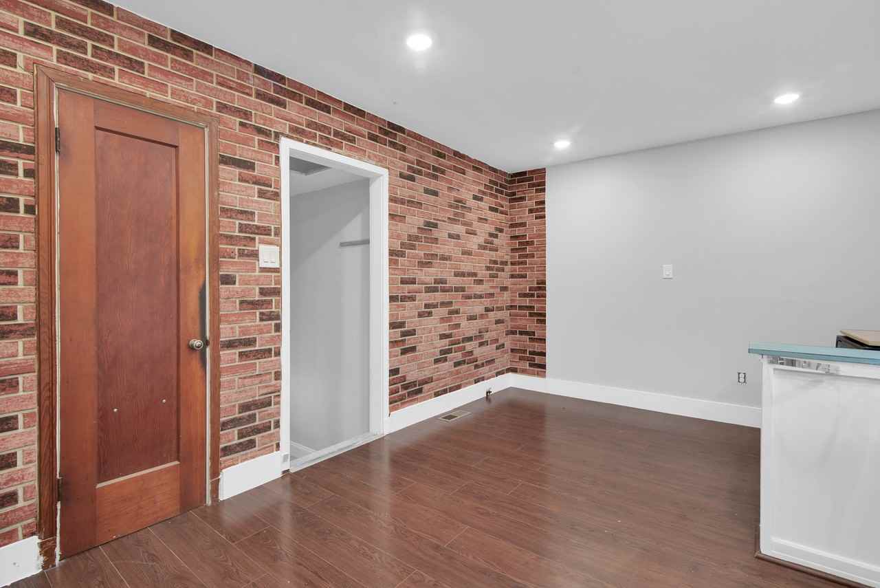 39 W Parnell St #1 - Photo 6 of 17