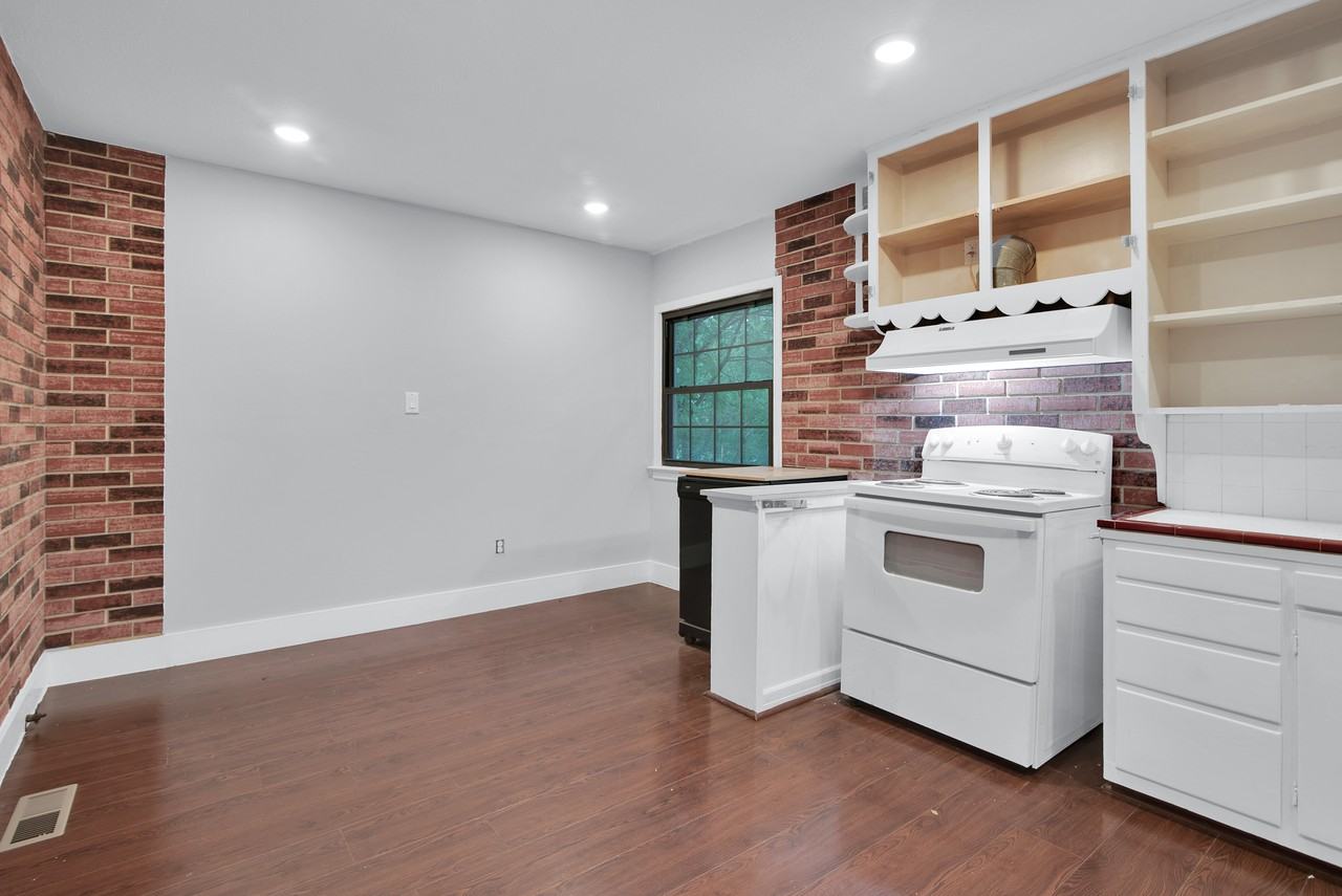 39 W Parnell St #1 - Photo 7 of 17