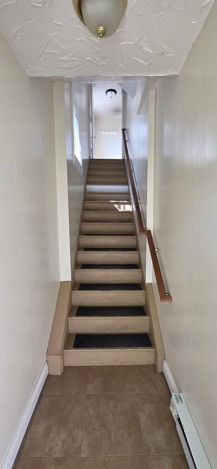 1086 W Bainbridge St #3 - Photo 2 of 16