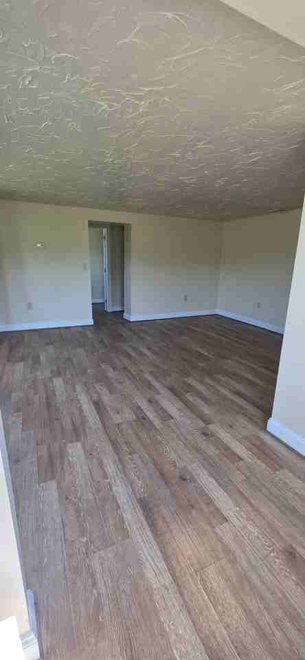 1086 W Bainbridge St #3 - Photo 4 of 16
