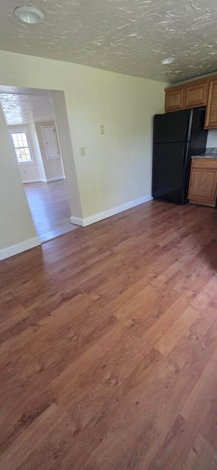 1086 W Bainbridge St #3 - Photo 7 of 16
