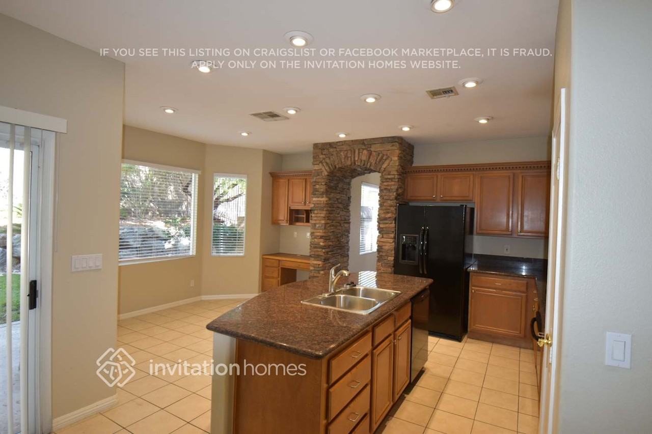 10414 Nostalgia Cir - Photo 5 of 12