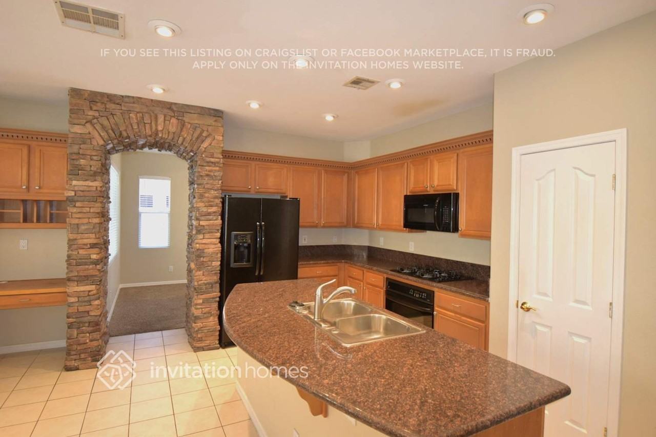 10414 Nostalgia Cir - Photo 6 of 12