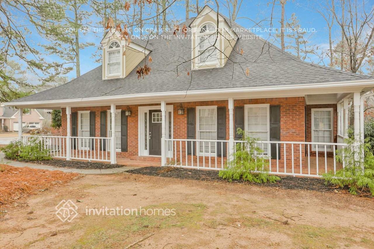 1493 Fallsbrook Ct Nw - Photo 3 of 21
