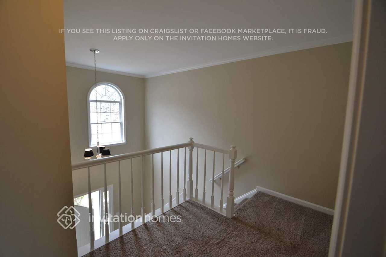 1116 Short Line Ct - Photo 3 of 8
