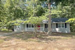 featured image of 38 Watson Glen Dr