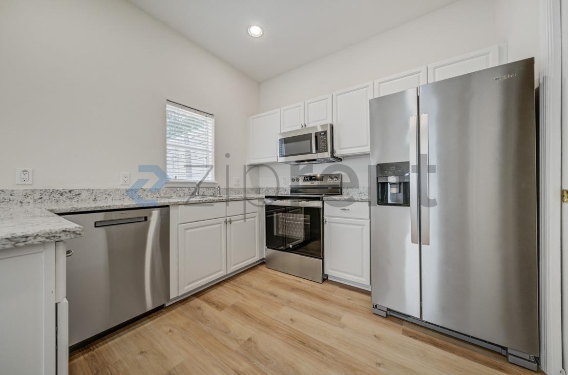 3177 Toscana Cir - Photo 6 of 23