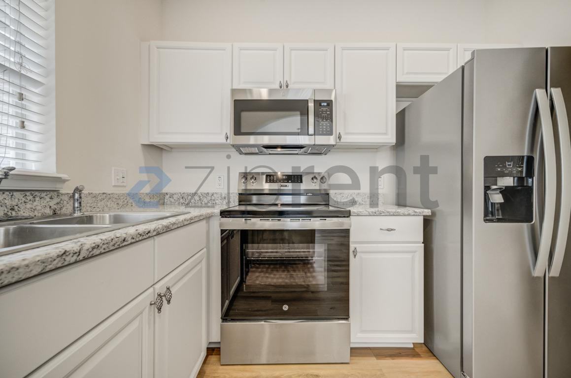 3177 Toscana Cir - Photo 7 of 23