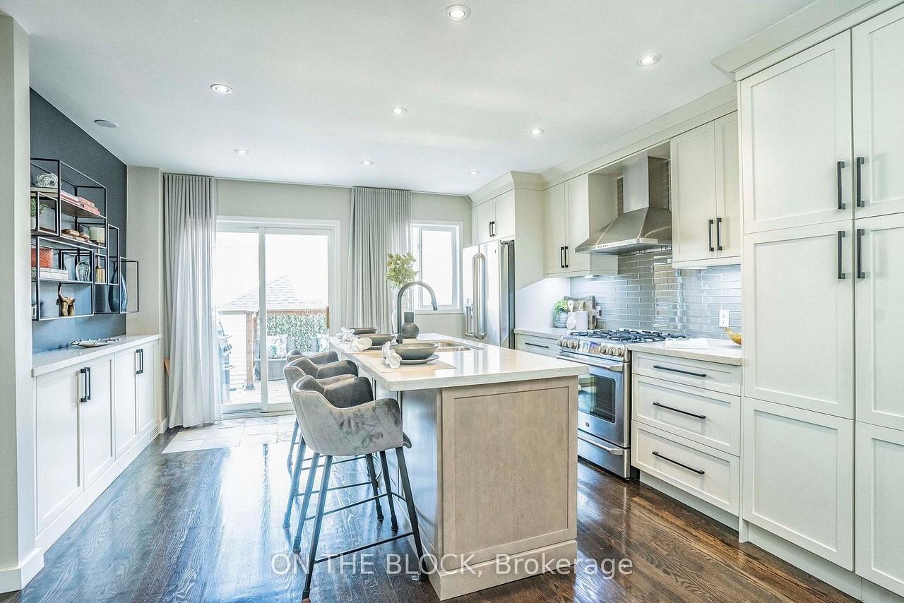 49 Leslie Street #MAIN - Photo 2 of 48