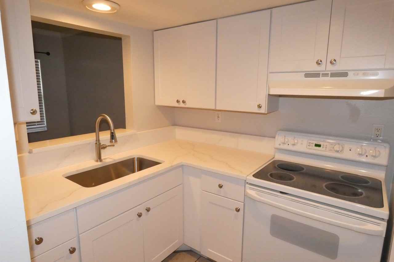 121 3rd Avenue North #206 - Photo 5 of 10