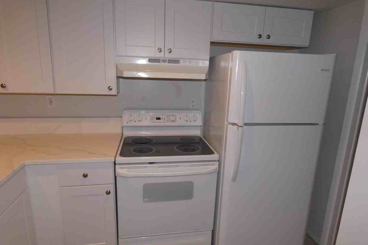 121 3rd Avenue North #206 - Photo 6 of 10