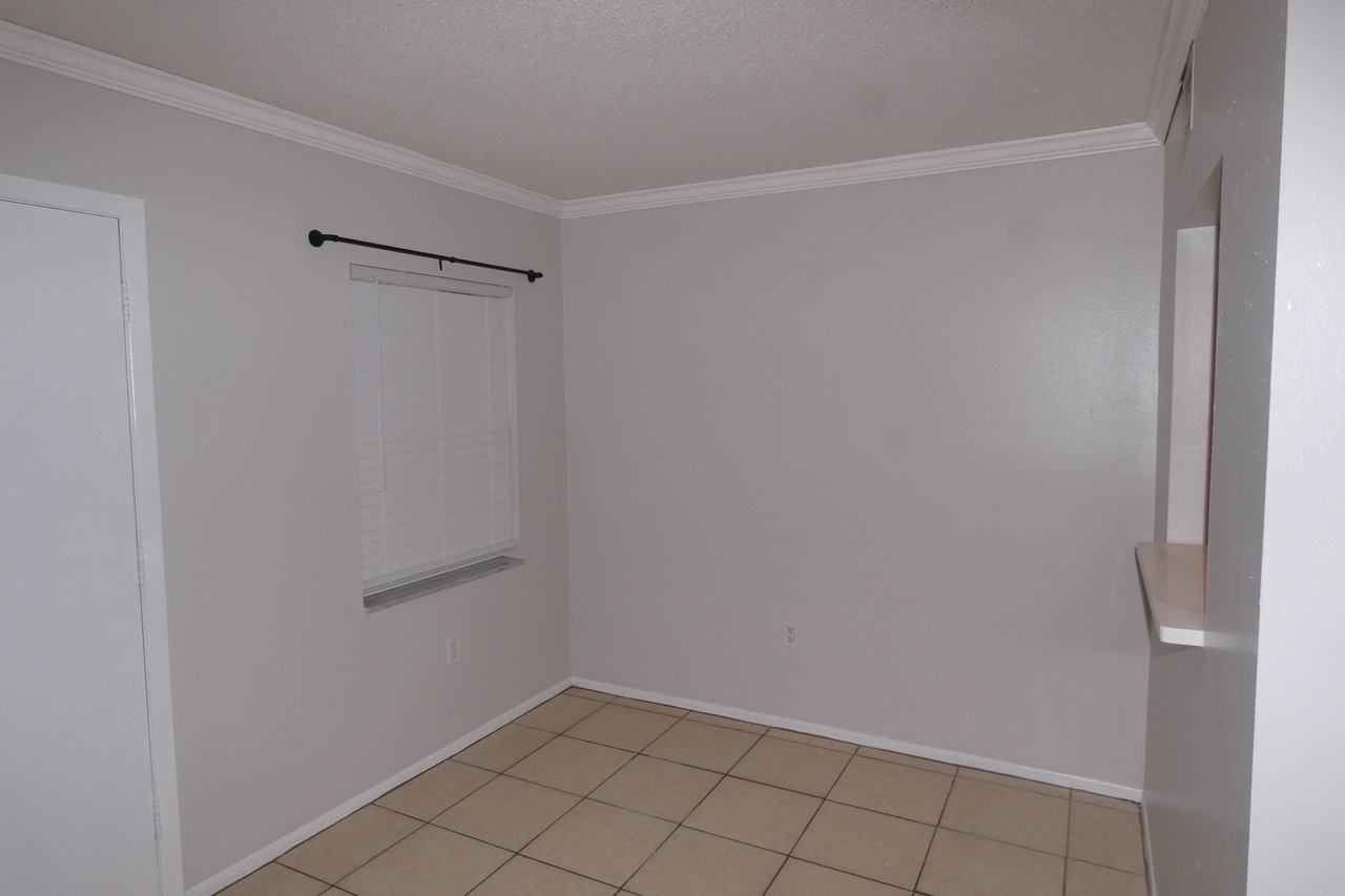 121 3rd Avenue North #206 - Photo 3 of 10