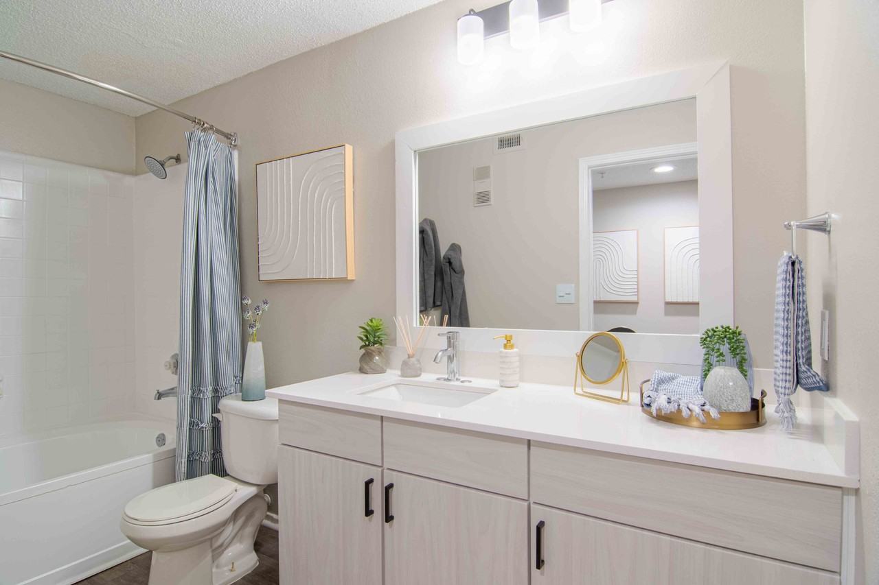 1250 West Apartments - Photo 5 of 50