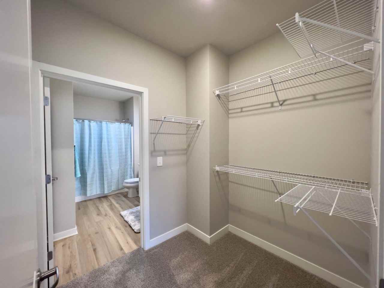 Waters Edge Apartments Bloomington - Photo 6 of 33