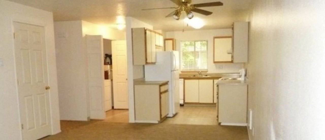 Pointe West Apartments - Photo 4 of 5
