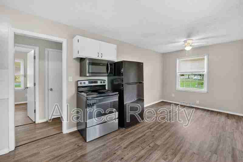 4201 Carlyle Dr - Photo 3 of 21
