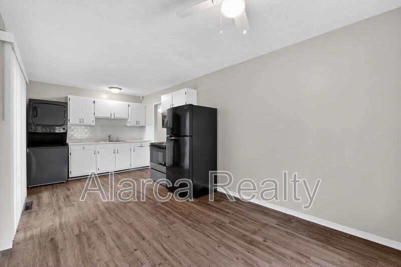4201 Carlyle Dr - Photo 5 of 21