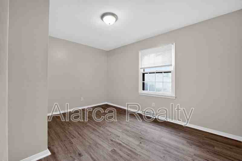 4201 Carlyle Dr - Photo 7 of 21