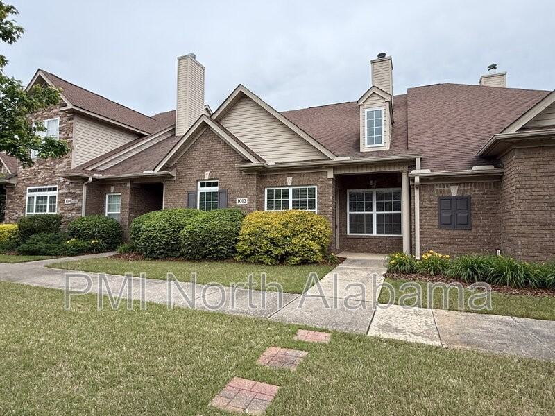 1012 Scarlet Woods - Photo 2 of 23