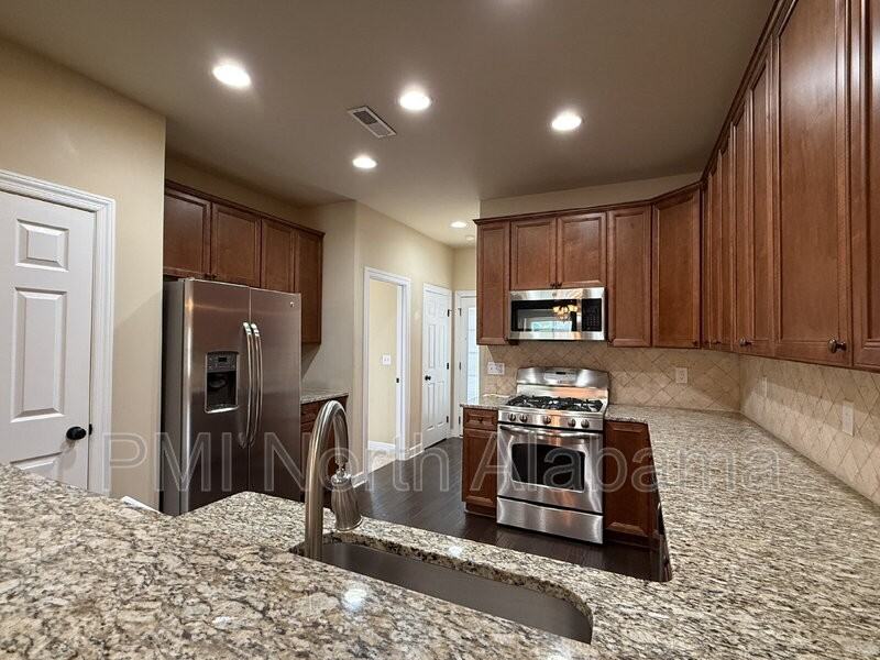 1012 Scarlet Woods - Photo 6 of 23