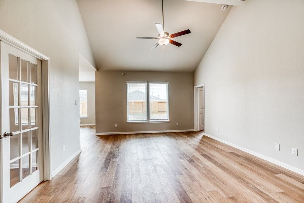 404 Mustang Trot Dr - Photo 3 of 16