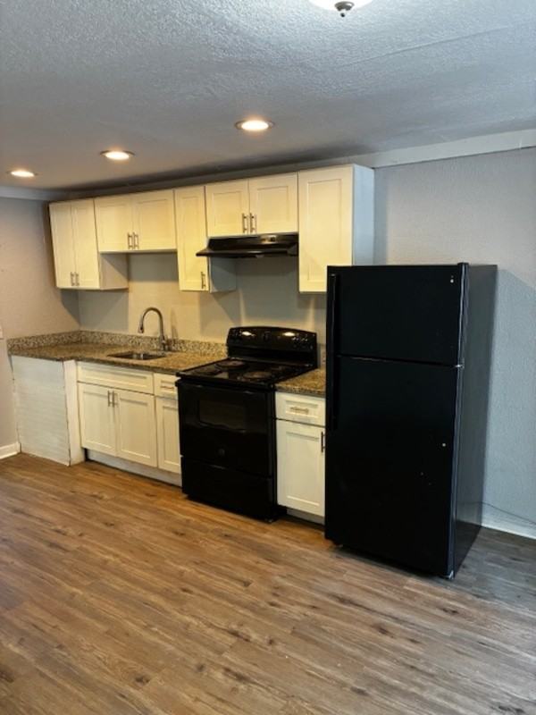 2146 Inwood Ter - Photo 4 of 6